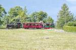 Museumsbahn Blonay-Chamby.Hoch über dem Genfer See,Dampflok J-S 909  Brünig  und Dampftram G2/2 Nr.4  Rimini (1900)mit einem Wagen.Chamby 07.06.14 