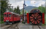 Festival Suisse de la vapeur 2016: Bernina Bahn in Chaulin: RhB ABe 4/4 N°35 und die bekannte Dampfschneeschleuder, deren Schwester beid der RhB noch immer als eiserne Reserve im Bestand ist.
15. Mai 2016