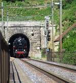 Fast wie vor ca. 50 Jahren, als der letzer offizieller Dampfzug der SBB aus dem Dättenbergtunnel herausfuhr, aber statt der  SBB C 5/6 Nr. 2969 die BR 01 202:
Am 28. Mai 2017 fand eine sehr seltene Dampffahrt mit der BR 01 202 des Vereins Pacific auf der Teilbahnstrecke Bülach-Winterthur statt! Im Bild schlüpft die historische Dampflok aus dem 1.8 km langen Dättenbergtunnel (Ostportal) heraus und wird die 90 m lange Wildbachbrücke bei Embrach mit einem lauten schönen Piff passieren. Anschliessend dampft sie weiter über die Dettenberglinie oder bzw. der Bahnlinie Waldshut-Winterthur über die Tössallinie, Rapperswil, Horgen, Zürich Altstetten, Olten, Biel/Bienne nach Lyss. 

http://www.sbbarchiv.ch/detail.aspx?ID=370800

