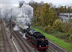 Verein Pacific 01 202.
Sonderfahrt Dampf im Spätherbst am Lac Léman vom 29. Oktober 2017.
01 202 auf der Fahrt von Lyss nach Biel bei Busswil.
Foto: Walter Ruetsch