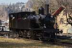 VHE Emmental, Verein historische Eisenbahn Emmental: Ed 3/4 2 (SLM, No. 1799, 1907, ex Solothurn-Münster-Bahn), nach Ergänzen des Wasservorrates ab Hydrant, Wasen im Emmental, 9. Februar 2025 (öffentliche Winterdampffahrten).