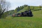 VHE: Auf der auf Busbetrieb umgestellten Teilstrecke Sumiswald Grünen - Huttwil verkehren wieder Dampfzüge. Am 10. Mai 2015 waren mehrere Dampfzüge unterwegs  von DBB und VHE. VHE Dampfzug mit der Doppeltraktion Ed 3/4 2 ehemals SMB und der Ed 3/4 Nr. 11 ehemals LHB bei Dürrenroht auf Muttertagsfahrt.
Foto: Walter Ruetsch