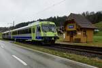 Der RBDe 566 II 241 mit dem ABt 941 des VPM bei einem weiterem Fotohalt am 22.12.24 beim Bahnhof Oberei.