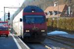 SBB IC2000 Bt Wagan bei der Einfahrt in Interlaken