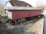 ex SBB - Gepäckwagen   Le Wagon 1929   abgestellt hinter einem Hotel in Moutier als Übernachtungsmöglichkeit für Reisende ..