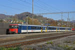 BDt Steuerwagen 50 85 82-33 983-6 durchfährt den Bahnhof Gelterkinden.