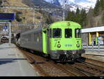 BLS - Steuerwagen BDt 50 85 80-35 949-7 an der Spitze eines Autozuges bei der einfahrt im Bhf.