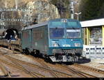 BLS - Steuerwagen BDt 50 85 80-35 959-6 am Zugschluss eines Autozuges bei der ausfahrt im Bhf. Goppenstein am 17.02.2024