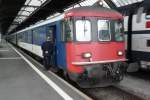 BDt 983 EW I   An der Spitze des ICE-Ersatzzuges (ICE Zrich - Basel - Frankfurt - Hanover - Kiel) im Zrcher Hauptbahnhof.