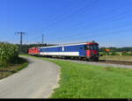 SBB - 420 143 mit dem ältesten SBB Steuerwagen im Betrieb der St 50 85 89-33 900-3 im Regelmässigen Einsatz auf den SBB Geleisen unterwegs nach Bern bei Lyssach am 02.09.2022