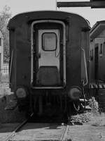 Ein historischer Personenwagen aus der Schweiz Anfang Juni 2019 auf dem Gelände der Bahnparkes in Augsburg.