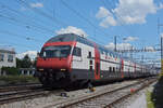 IC 2000 Steuerwagen Bt 50 85 26-94 925-2 durchfährt den Bahnhof Pratteln.