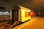 Kurz bevor die Doppelstock-Nachzugwagen der Bauart WLBm ausgemustert worden sind, stand CH-DB 61 85 76-94 223-8 abgestellt am 27.11.2014 im Badischen Bahnhof von Basel und wartet auf einen neuen