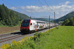 IC 2000 Steuerwagen Bt 50 85 26-94 939-3 fährt Richtung Bahnhof Gelterkinden.