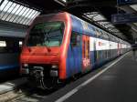 SBB / S-Bahn Zrich als IR nach Schaffhausen mit dem Steuerwagen Bt 50 85 26-33 973-6 im Hauptbahnhof von Zrich am 26.04.2009