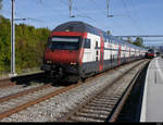 SBB - Steuerwagen Bt 50 85 26-94 907-0 an der Spitze eines IC bei der durchfahrt im Bahnhof Mies am 08.10.2020