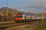 IC 2000 Steuerwagen Bt 50 85 26-94 920-3 durchfährt den Bahnhof Gelterkinden.