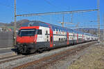 IC 2000 Steuerwagen Bt 50 85 28-94 901-3 durchfährt den Bahnhof Gelterkinden.