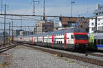 IC 2000 Steuerwagen Bt 50 85 26-94 908-8 fährt beim Bahnhof Thun ein.