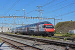 IC 2000 Steuerwagen Bt 50 85 26-94 934-4 durchfährt den Bahnhof Pratteln.