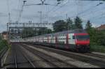 Ein IC2000 Doppelstockzug der SBB überquert am 30. Mai 2015 den Lorraineviadukt bei der Nordeinfahrt des Bahnhofs Bern. Das Bild entstand auf einer öffentlichen Überführungsfahrt Bern-Burgdorf durch die Frontscheibe des BCFe 4/6, der an diesem Tag im Rahmen der Taufe zweier MUTZ-Doppelstockzüge zwischen Bern und Schwarzenburg unterwegs war.