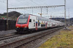 IC 2000 Steuerwagen Bt 50 85 26-94 907-0 durchfährt den Bahnhof Gelterkinden.