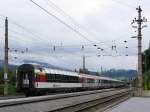 Ein SBB Panoramawagen am Zugende des ÖBB EuroCity EC 164 Graz - Innsbruck - Zürich; Ausfahrt aus Radstadt im Pongau (Ennstalbahn); 20.08.2015  