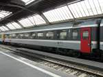 SBB - Personenwagen Bpm 61 85 20-90 271-8 im Hauptbahnhof von Zrich am 26.04.2009