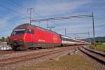 Re 460 049-0  Pfannenstiel  mit RE nach Biel/Bienne bei der Durchfahrt in Mnchenbuchsee, Aufgenommen am 28.09.2012