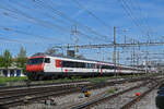 IC Steuerwagen Bt 50 85 28-94 961-5 durchfährt am 04.05.2023 den Bahnhof Pratteln.