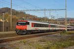 IC Steuerwagen Bt 50 85 28-94 968-0 durchfährt den Bahnhof Gelterkinden.