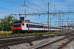 IC Steuerwagen Bt 50 85 28-94 936-7 durchfährt den Bahnhof Pratteln.