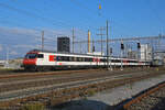 IC Steuerwagen Bt 50 85 28-94 979-7 durchfährt am 07.12.2022 den Bahnhof Pratteln.