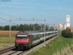 IR 2522 (Luzern-Geneve-Aeroport) mit Schublok 460 020-1  SRG SSR ide suisse  bei Ddingen 3.10.09