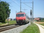 Hier ein IC Bt Steuerwagen kurz nach dem Bahnhof Lyssach in Richtung Bern am 3.7.