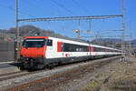 IC Steuerwagen Bt 50 85 28-94 954-0 durchfährt den Bahnhof Gelterkinden.