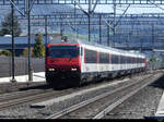 SBB - Steuerwagen Bt 85 28-94 902-9 an der Spitze eines IC bei der durchfahrt im Bahnhof Rothrist am 18.04.2022