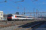 IC Steuerwagen Bt 50 85 238-94 905-2 durchfährt am 05.02.2024 den Bahnhof Pratteln.