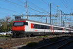 IC Steuerwagen Bt 50 85 28.94 913-6 durchfährt am 28.10.2024 den Bahnhof Pratteln.