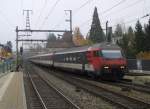 Mit einem EW IV Steuerwagen kommt hier ein Fernzug der SBB in den Bahnhof Liestal gefahren.