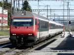 SBB - RE von Biel nach Bern bei der Durchfahrt im Bahnhof Zollikoffen am 26.04.2012