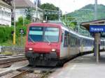 SBB - Regio mit Bt 50 85 29-34 920-3 im Bahnhof Travers am 09.08.2008