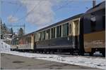 Ein Hauch  Belle-Epoque  vermittelt der letzte noch konventionell eingesetzte Belle-Epoque Wagen in Schönried.