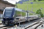 Die GoldenPass Express Komp 03 die am 19.5.23 im Bahnhof Zweisimmen abgestellt ist.