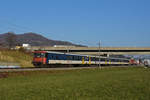 BDt 50 85 82-33 923-2 fährt Richtung Bahnhof Itingen. Die Aufnahme stammt vom 01.03.2021.