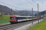 BDt 50 85 82-33 989-3 fährt Richtung Bahnhof Tecknau. Die Aufnahme stammt vom 19.04.2021.