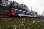 Wenig spter kehrt der Pendelzug wieder aus Thalwil zurck. Das Bild entstand am 9.2.10 in Baar.