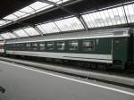 SBB - 2 Kl. Personenwagen Bpm 51 85 21-70 387-7 im Hauptbahnhof Zrich unterwegs am 20.02.2009