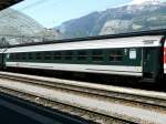 SBB - Personenwagen 2 Kl. B 51 85 21-70 460-2 im Bahnhof von Chur am 07.05.2009