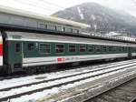 SBB - Personenwagen 2 Kl. Bpm  51 85 21-70 332-3 im Bahnhof Chur am 04.12.2009